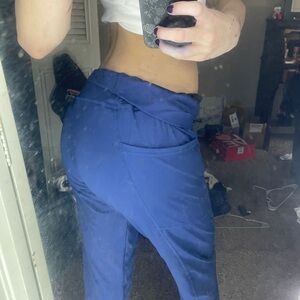 Blue leggings including pockets (don’t fit me anymore or as well)
